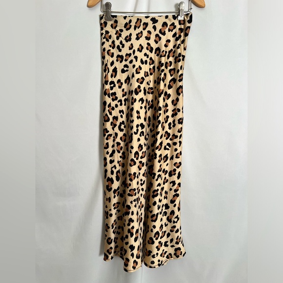Cheetah print silk skirt - Picture 2 of 4
